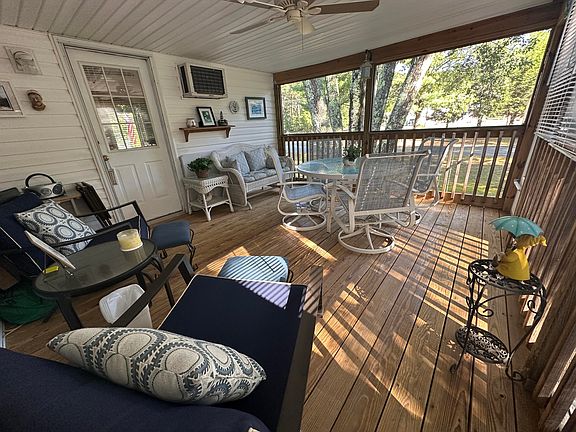 4th image of 17 Chickadee Drive