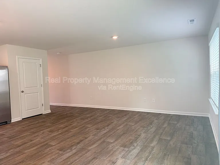58 Sweet Meadow Rd — Photo 10