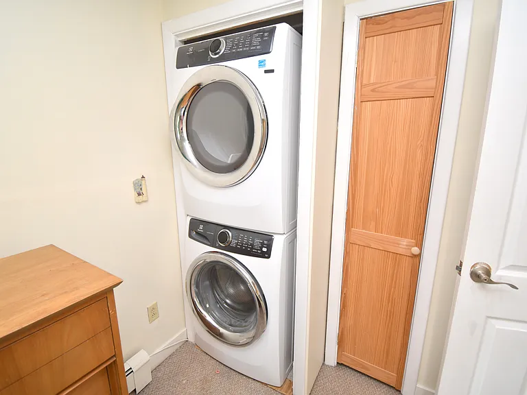 64 Hemlock Ave — Photo 23