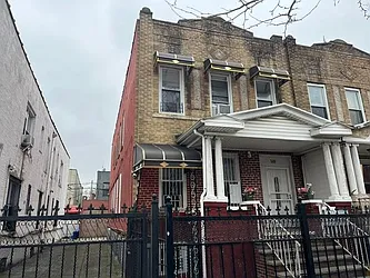 548 Sheffield Avenue  image 1 of 6