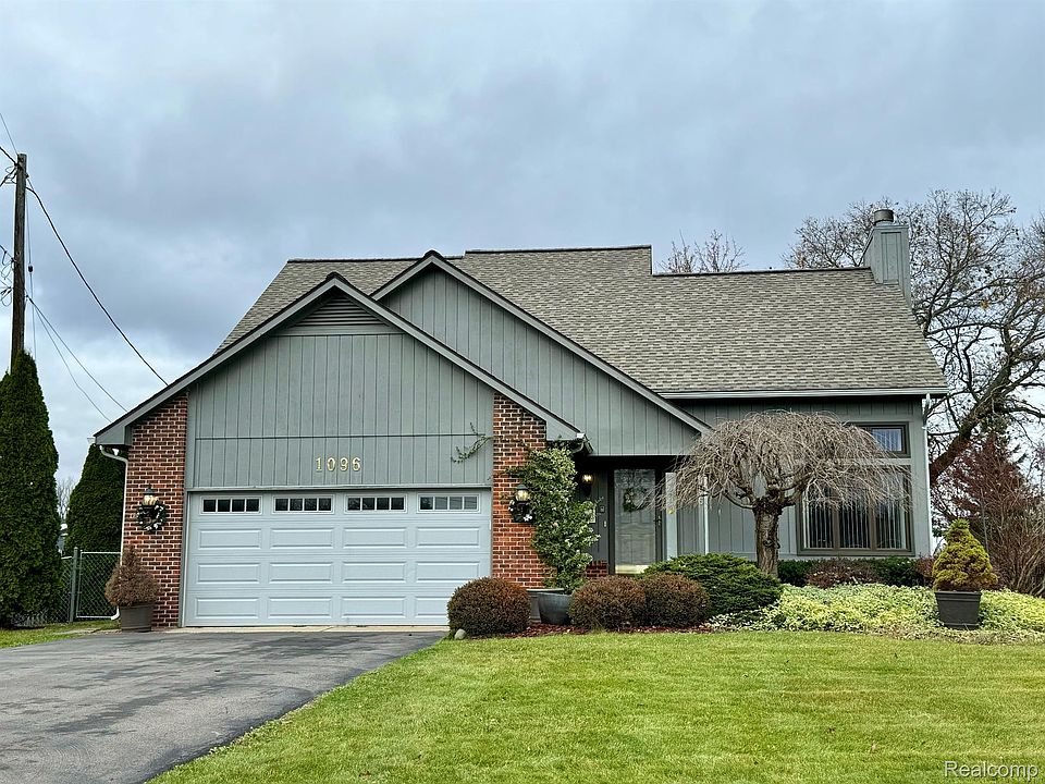 1st image of 1096 Woodruff Lake Dr