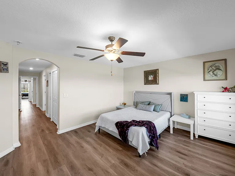 736 Royal Empress Dr — Photo 16