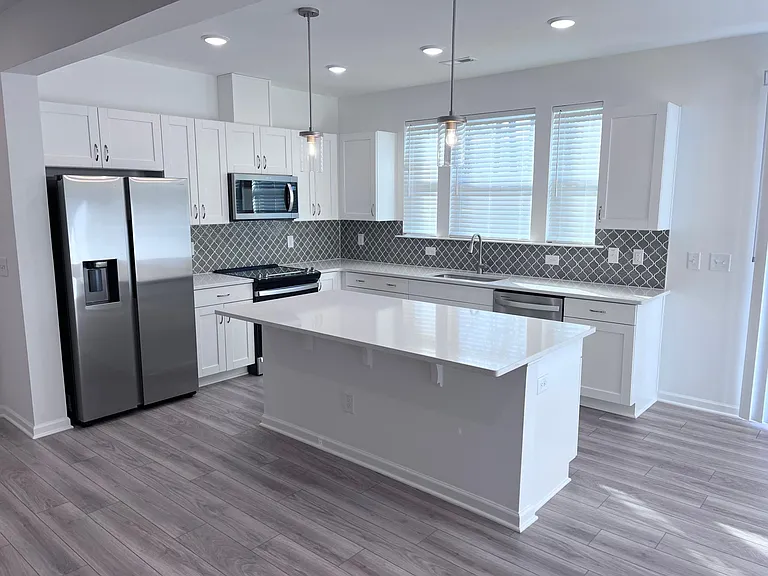 187 Royal Star Way — Photo 4