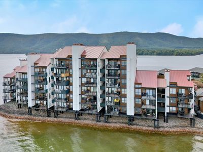 6605 Smith Mountain Rd APT 111, Penhook, VA, 24137