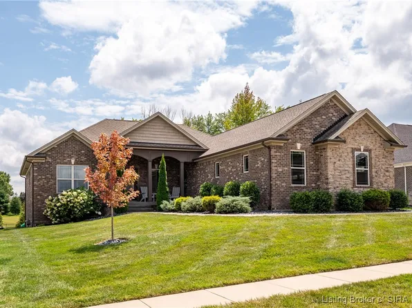 11203 Winged Foot Drive, Sellersburg, IN 47172