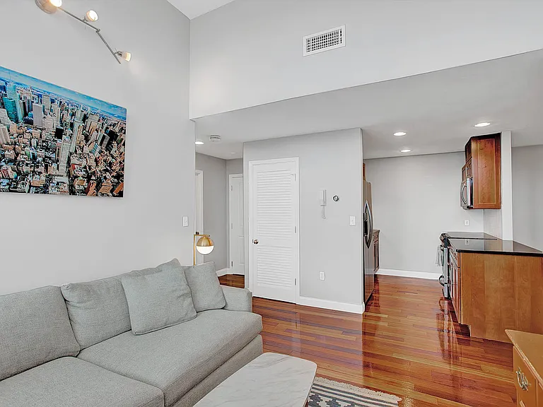 841 Parker St #206 — Photo 4