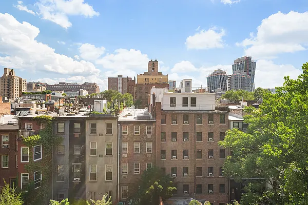 Sold by Douglas Elliman | media 15