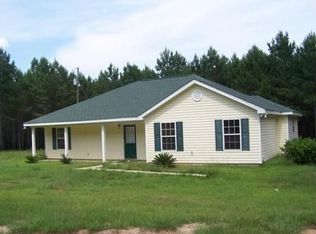 2366 Lure Ln, Sneads, FL 32460