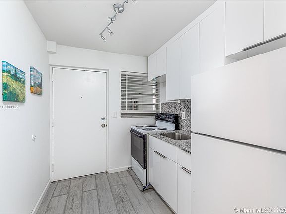 5th image of 1610 Lenox Ave #315S