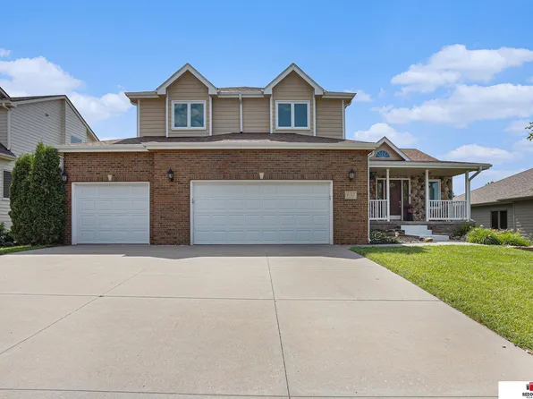 6133 S 94th St, Lincoln, NE 68526