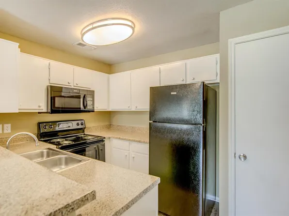 Spring Hill Village Apartments