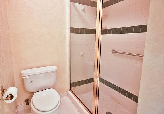 3rd image of 1327 Banchory Ln #8