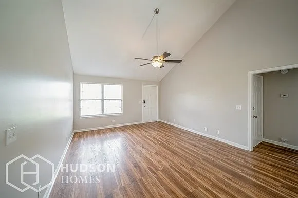 3 bed, 2.0 bath, 1224 sqft, $2,155 — Photo 4