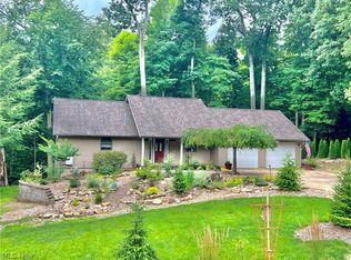 621 Floral Valley Dr W, Howard, OH 43028
