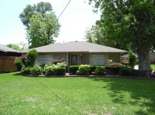 4311 Roosevelt Ave, Groves, TX 77619