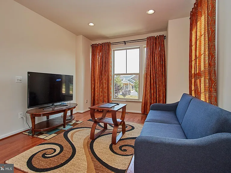 42649 Macauley Pl — Photo 4