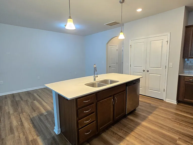 6137 Beale Loop — Photo 10