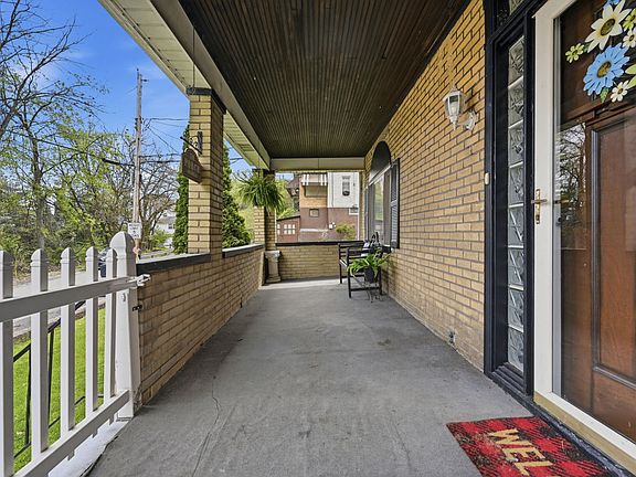 5th image of 144 Davis Ave