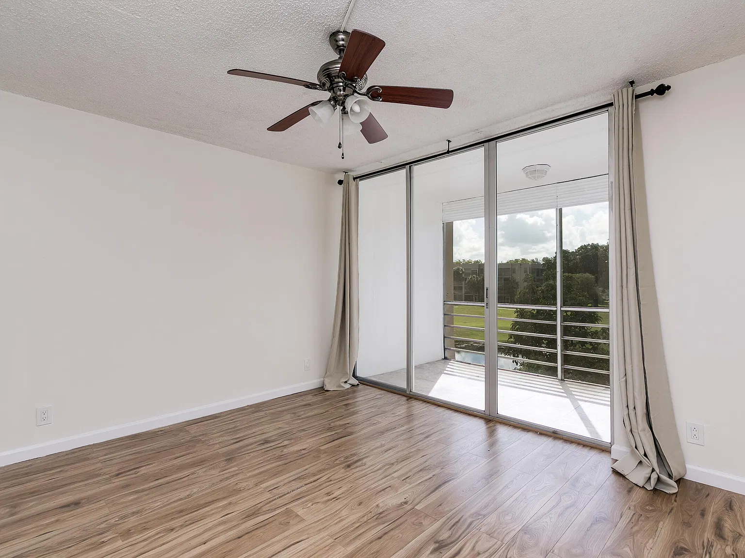 1 bed, 1.0 bath, 654 sqft, $1,750 — Photo 4