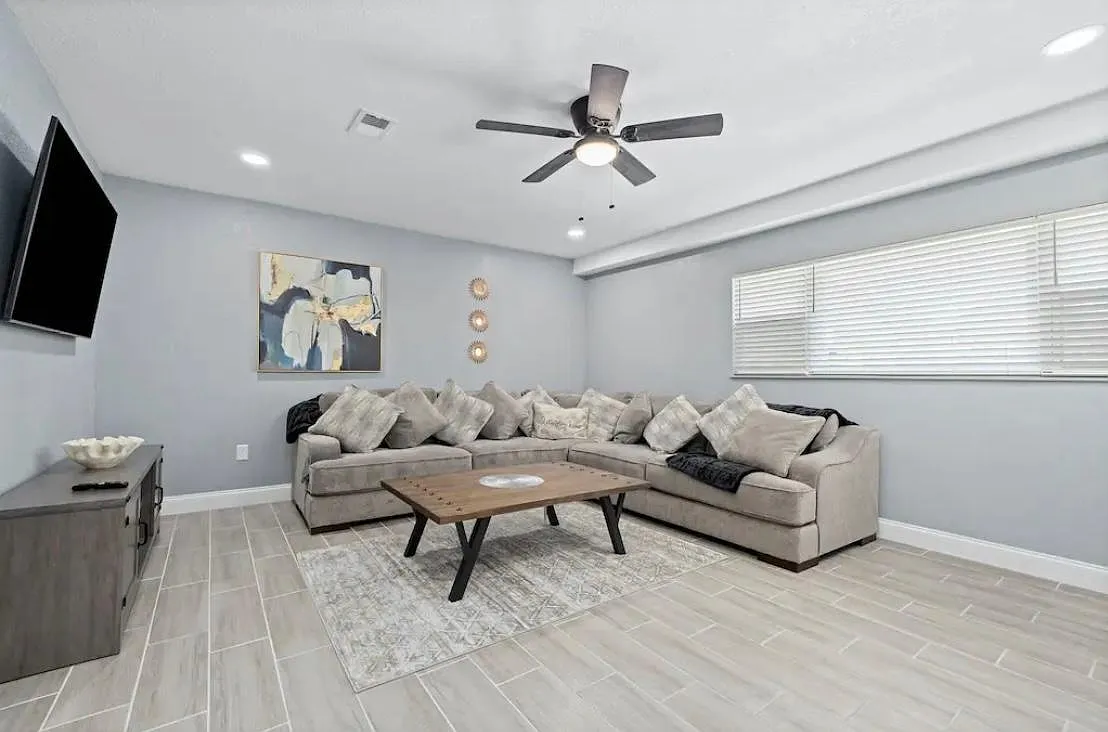 4 bed, 1550 sqft, $3,000 — Photo 2