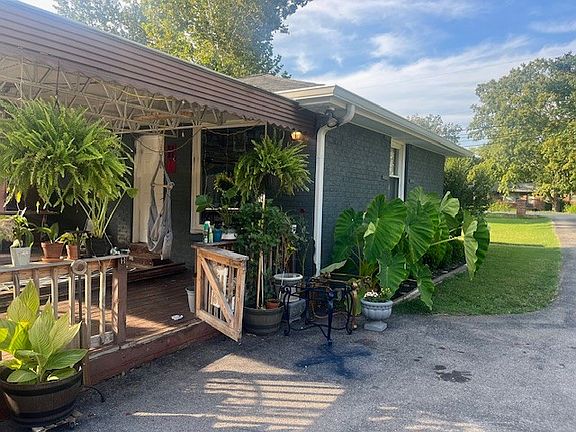 3rd image of 1123 Bellshire Dr