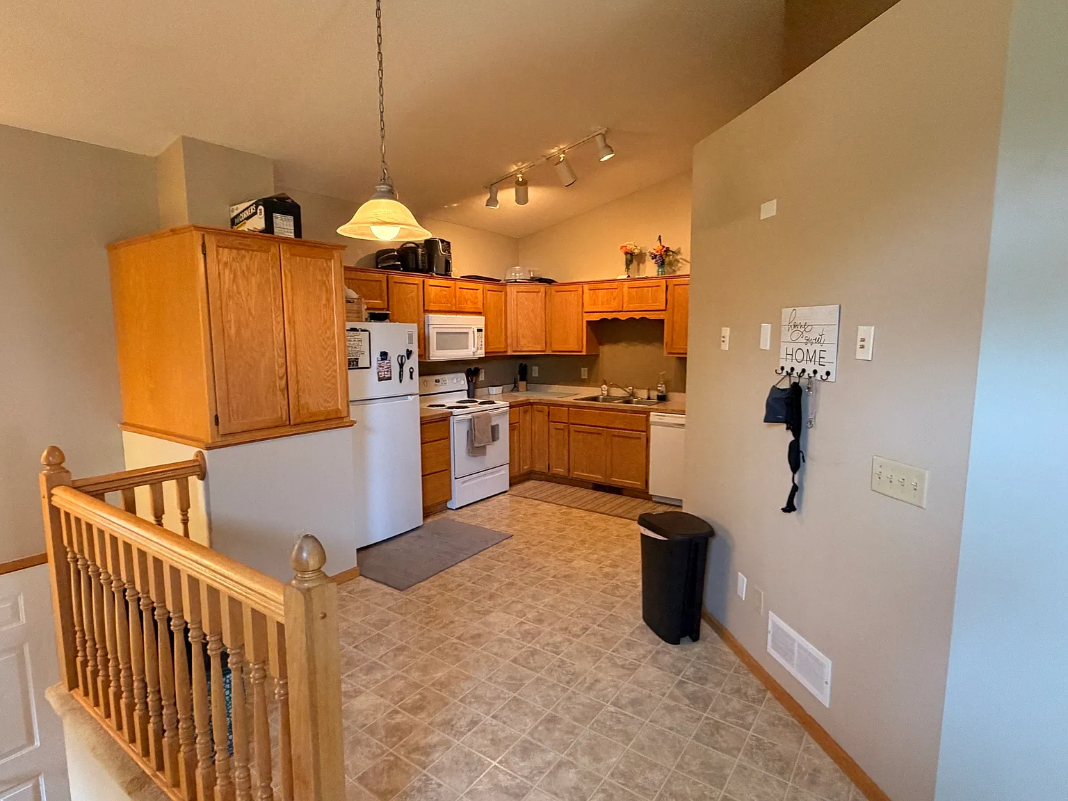 9205 Orchard Cir — Photo 3