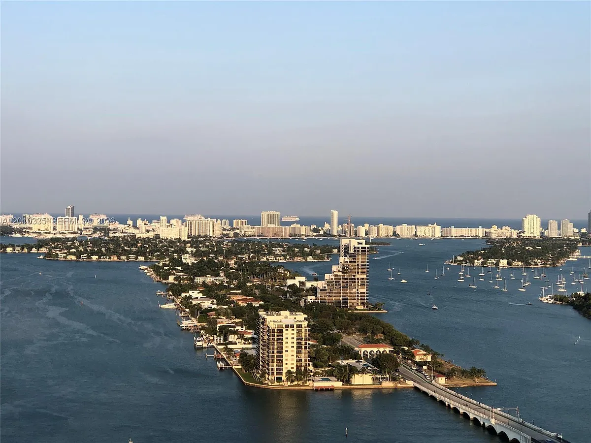 Building Photo - 1717 N Bayshore Dr #A-1431