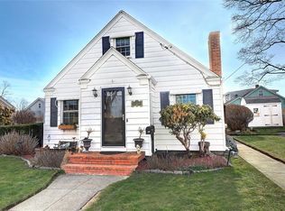 86 Pershing St, Cranston, RI 02910