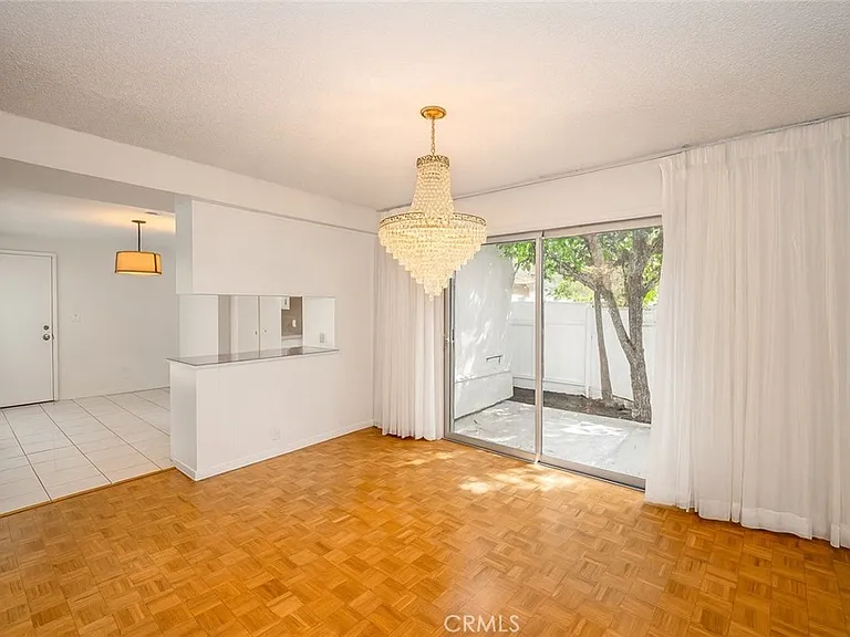 19443 Superior St — Photo 10