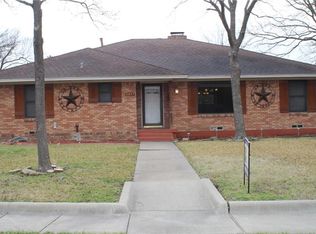2213 Sylvan Dr, Garland, TX 75040