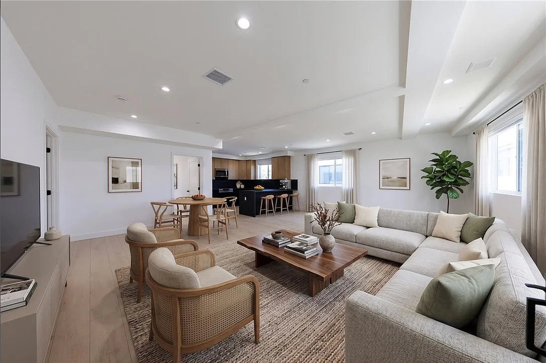 4 bed, 1972 sqft, $5,770 — Photo 3