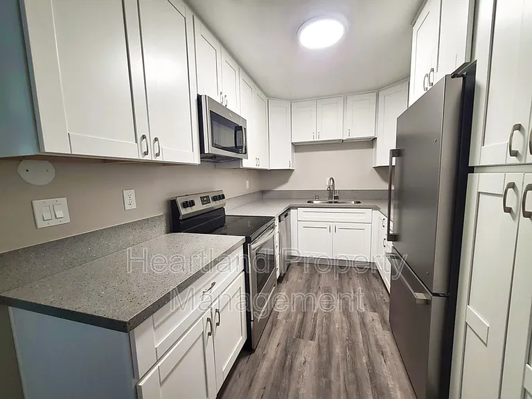 4879 Parks Ave #7 — Photo 4
