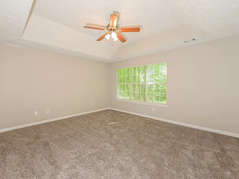 340 Christian Woods Dr SE — Photo 9