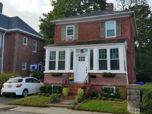 1 Bedlow Ave, Newport, RI 02840