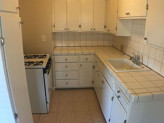 3rd image of 527 E Taylor Ave APT 6