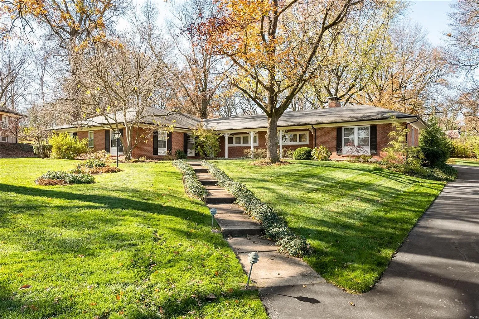 8 Scarsdale Ln photo 1