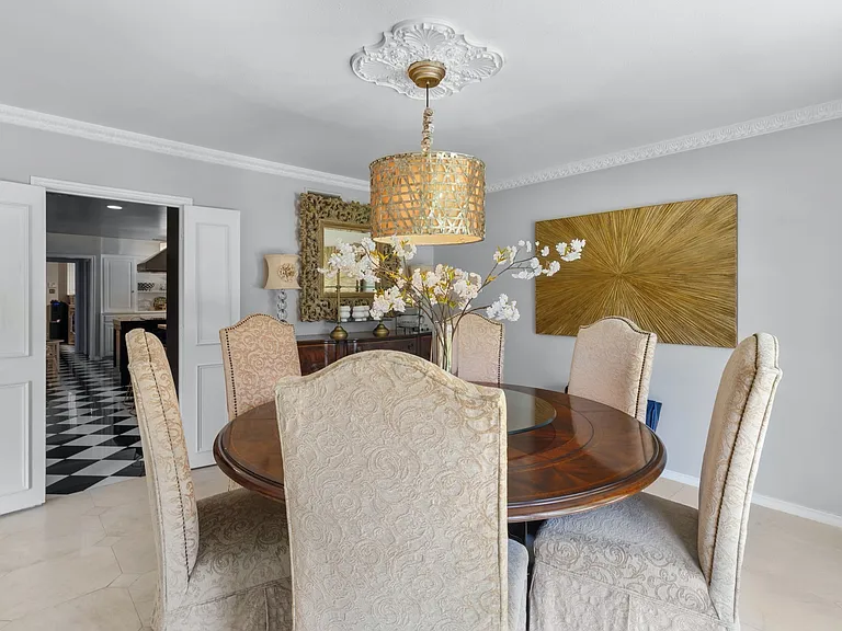 11451 Parkchester Dr — Photo 6