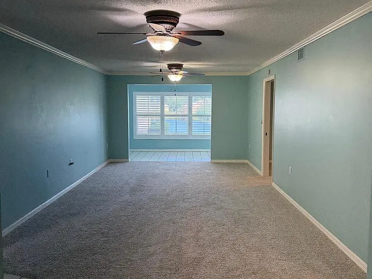 670 E Lake Jasmine Cir #106 — Photo 3