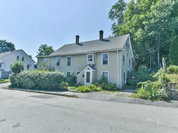 14 Crosby St, Webster, MA 01570