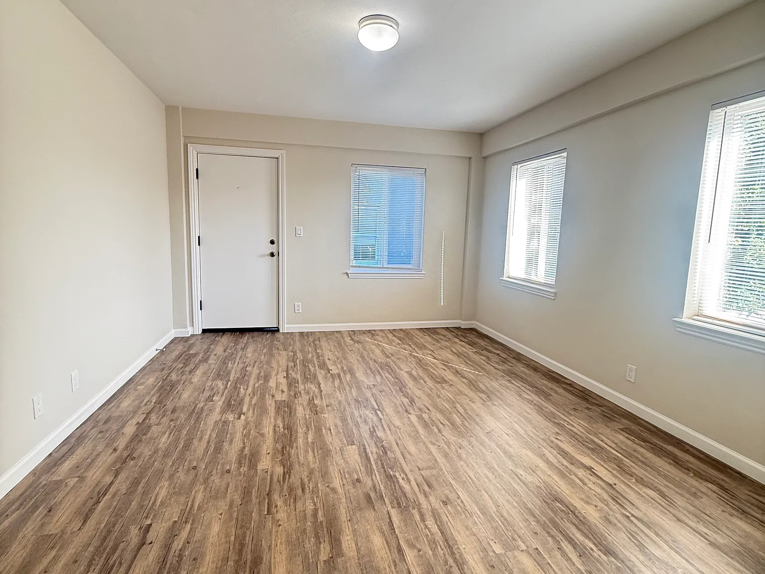 Studio, 409 sqft, $2,000 — Photo 2