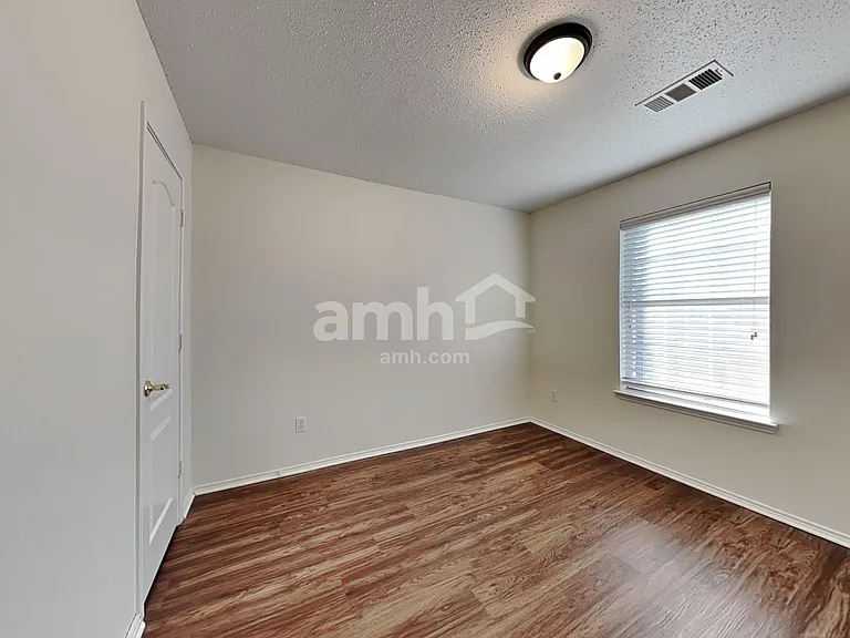 717 Timber Trl — Photo 23