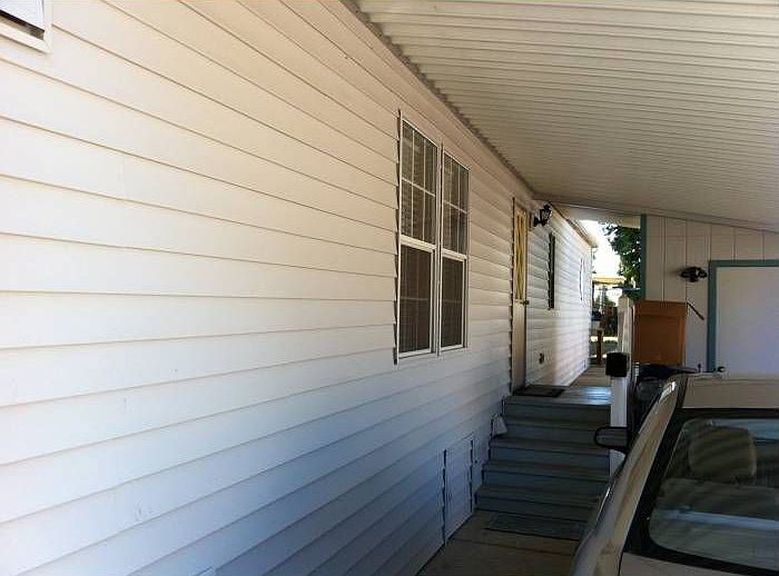 2nd image of 488 Lochaven Ave