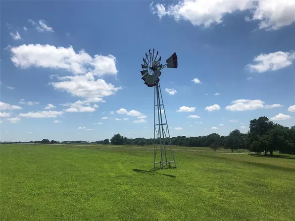 9393 Moffatt Rd, Lexington, OK 73051