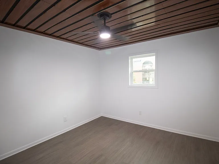 20 E Jones Ave #D — Photo 11