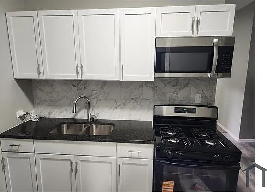 5 bed, 1200 sqft, $1,950 — Photo 1