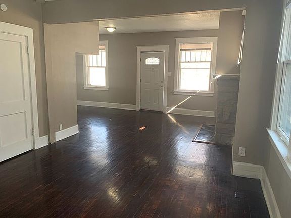 3rd image of 2808 Monroe Ave