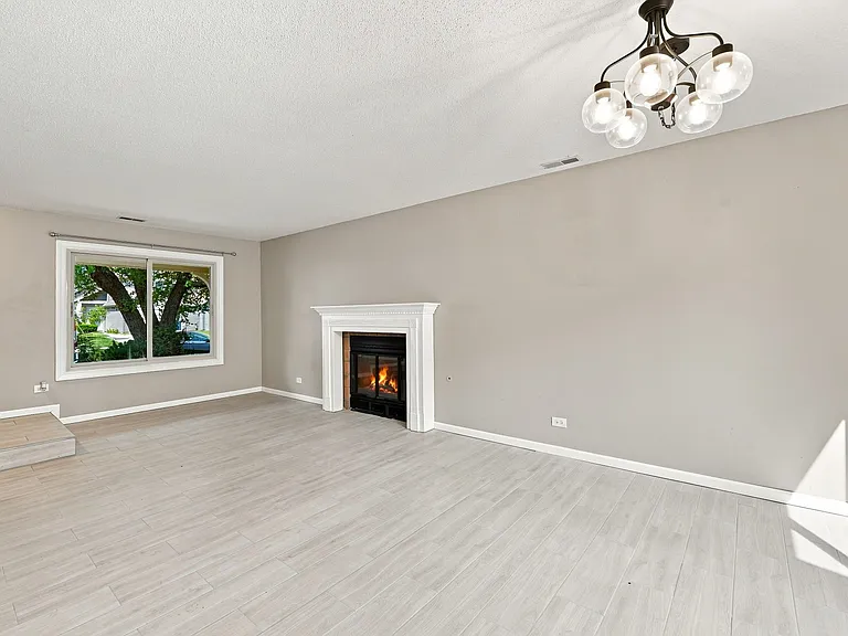 15 Brittany Ln — Photo 4