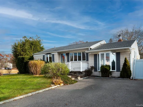 277 Horseblock Road, Farmingville, NY 11738