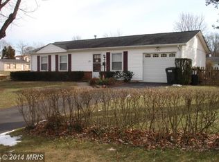 126 N Hickory Rd, Sterling, VA 20164