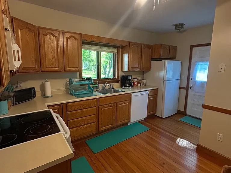 92 Schiller Rd — Photo 19